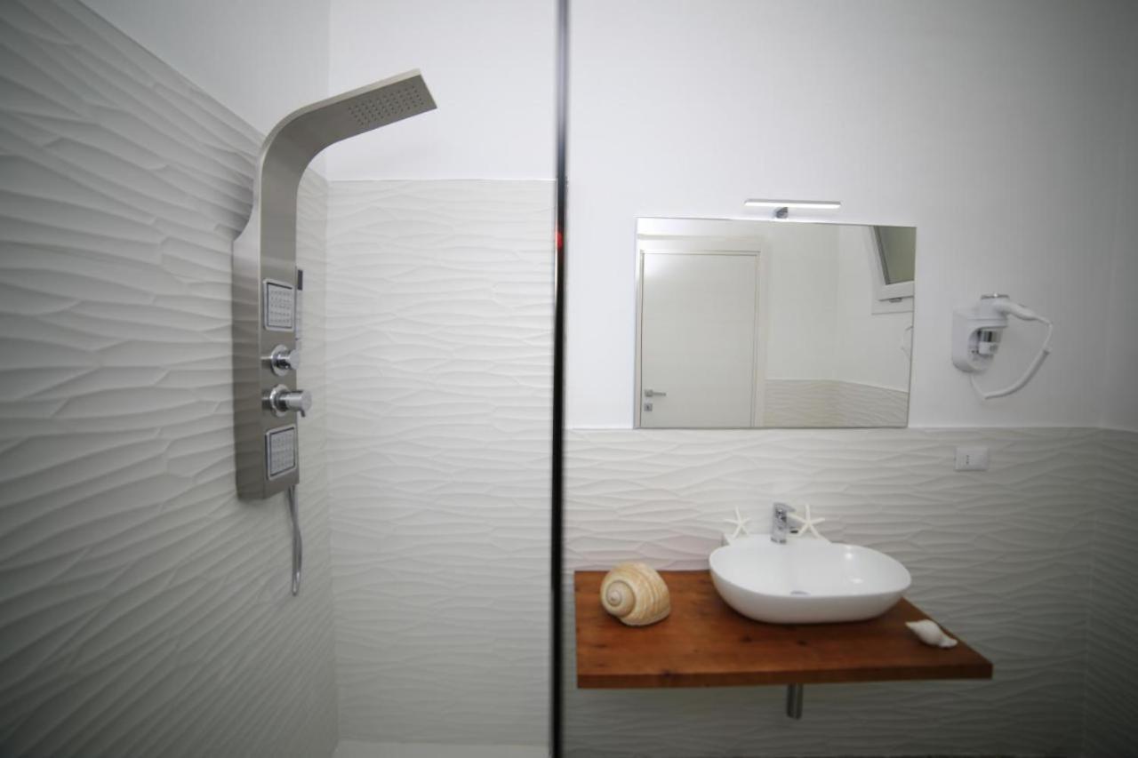 White Aurora Rooms Porto Cesareo Exterior foto